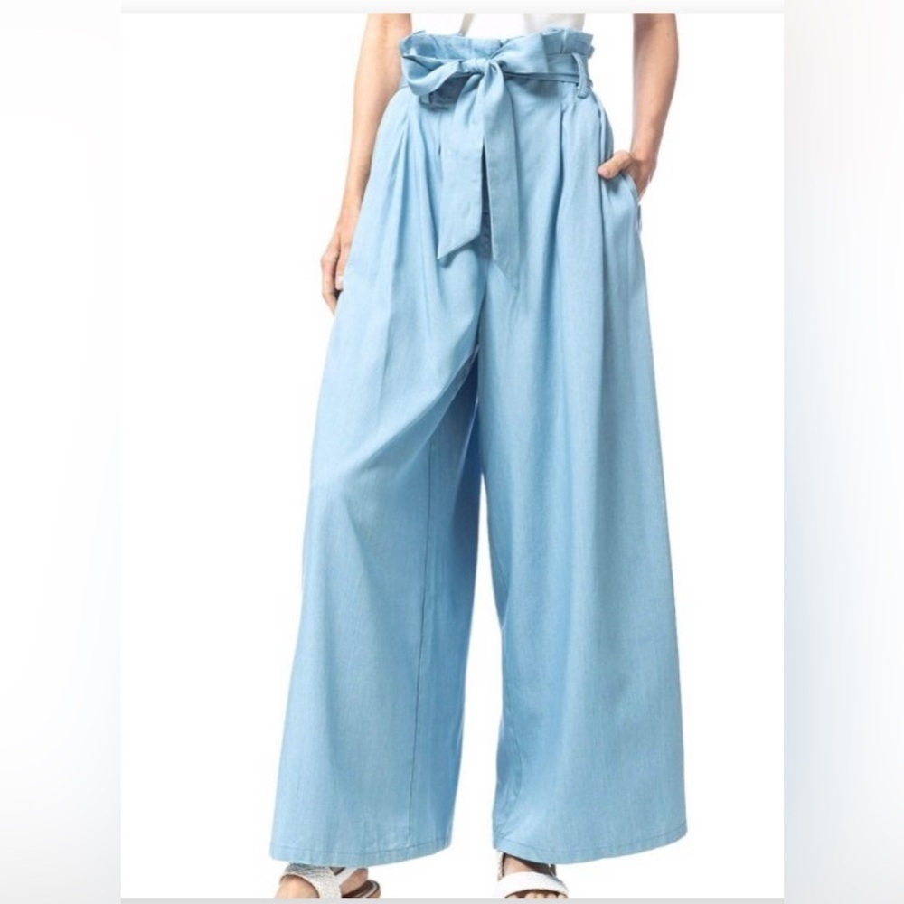 Banana Republic Jeans‎ Women's Size 26, Light wash, High Rise, Wide Leg, belted